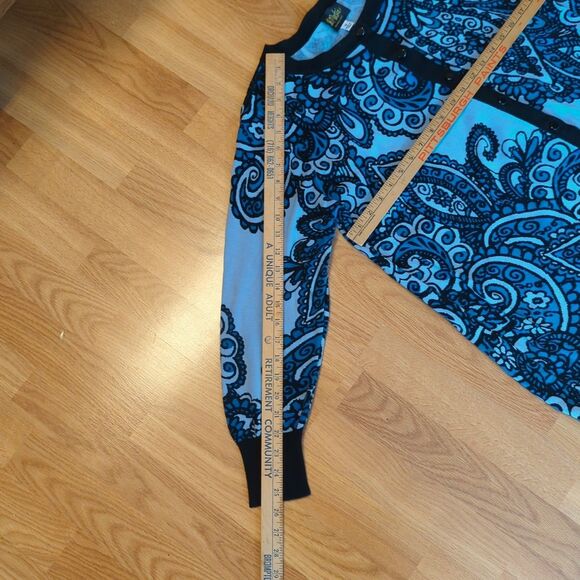 Bob Mackie Cardigan Sweater Womens 1X Blue Black Paisley Wearable Art Button Up - Picture 3 of 7